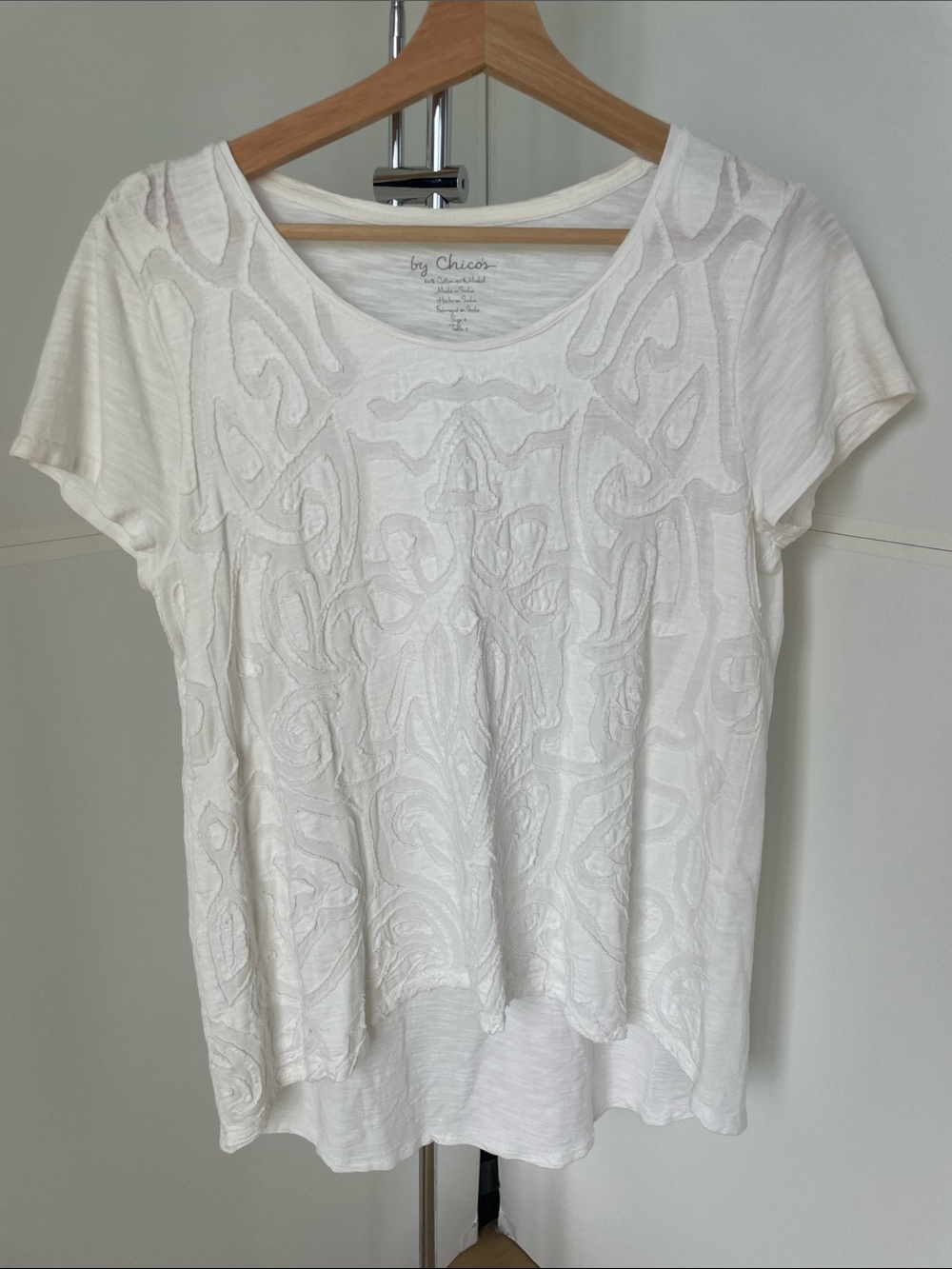 Women’s Chico’s Top. White. Size 0.